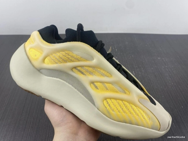 700 HP5425 Yeezy V3 Adidas Safflower Mono 0715